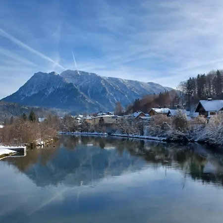 Апартаменты Dachstein View Бад Гоисерн